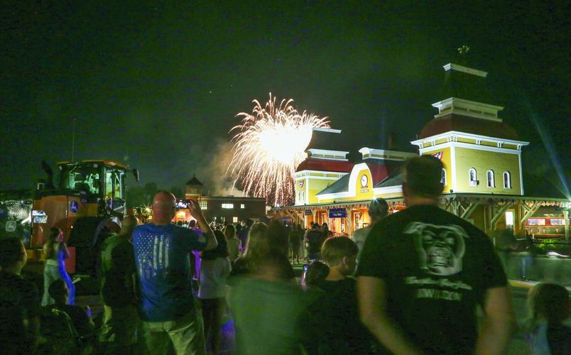 07-04-26 Fourth NoCo fireworks wide finale