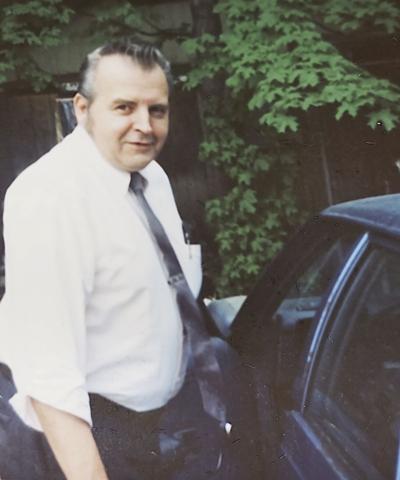 Robinson Robert obit pic.jpg