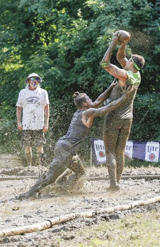 09-10-22 Mud Bowl vertical ducks touchdown