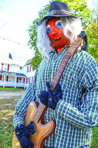 10-01-25 Pumpkin People skimos tight