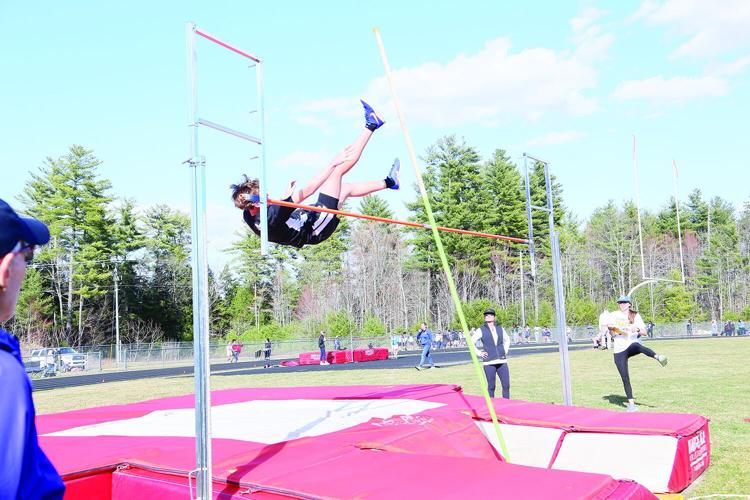 04-22-25 KHS Track pole vault side angled