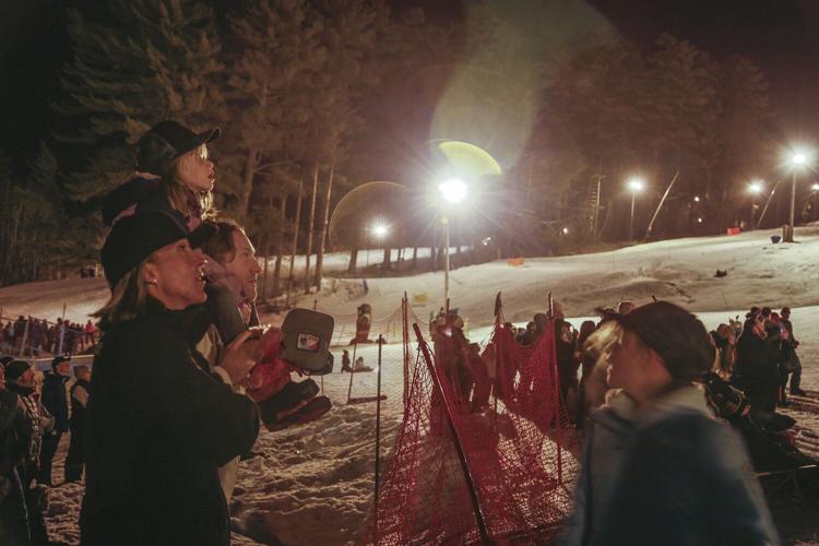 12-31-22 NYE Cranmore wide crowd