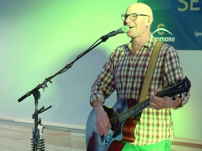 Valley Voice - Mitch Alden performing