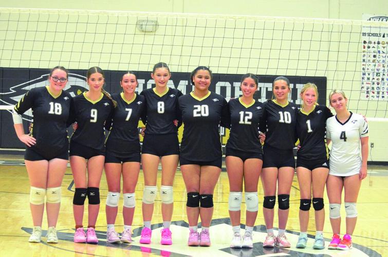 10-20-26 KHS Volleyball Seniors 2026.JPG