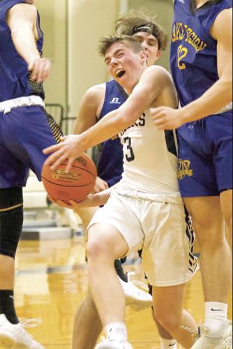 FA boys hoop - Gunnar Saunders to the hoop