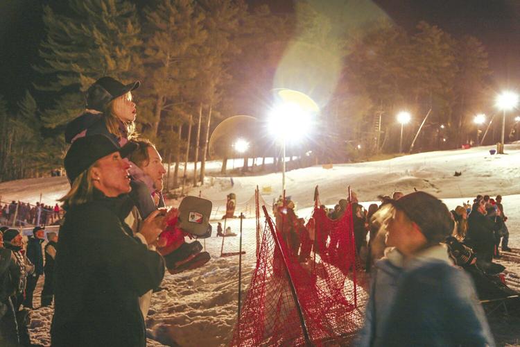 12-31-22 NYE Cranmore wide crowd