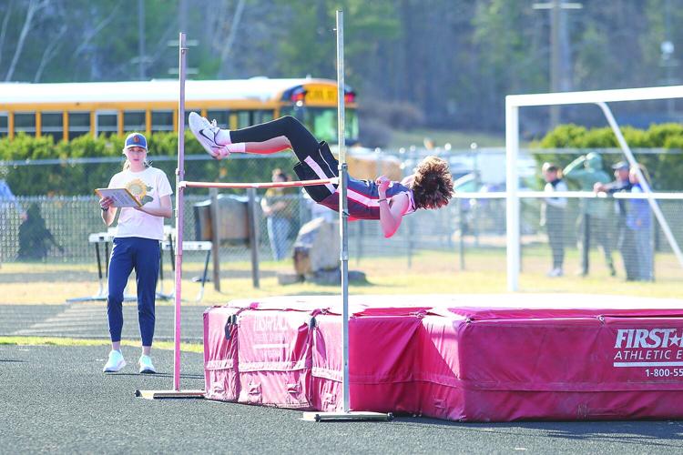 04-22-25 KHS Track high jump berlin 1