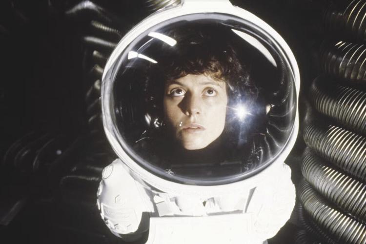 Alien-Sigourney Weaver