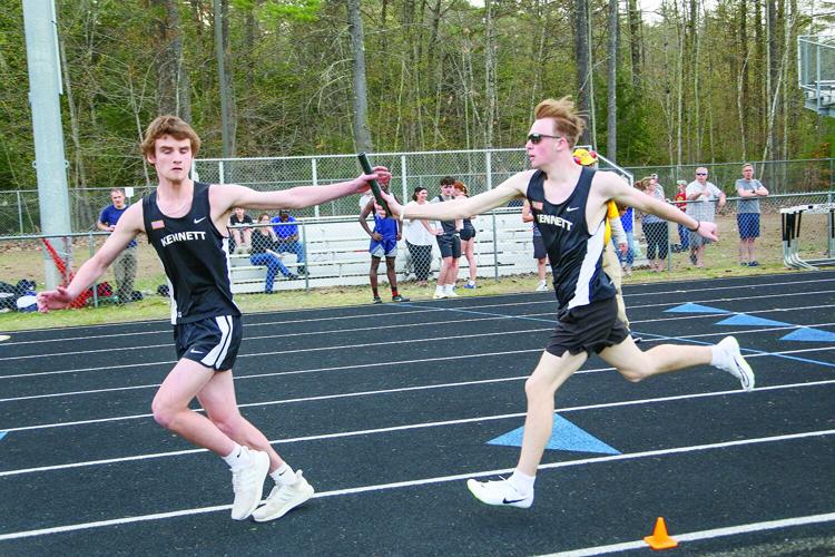 04-29-25 KHS Track 4x400 handoff side boys