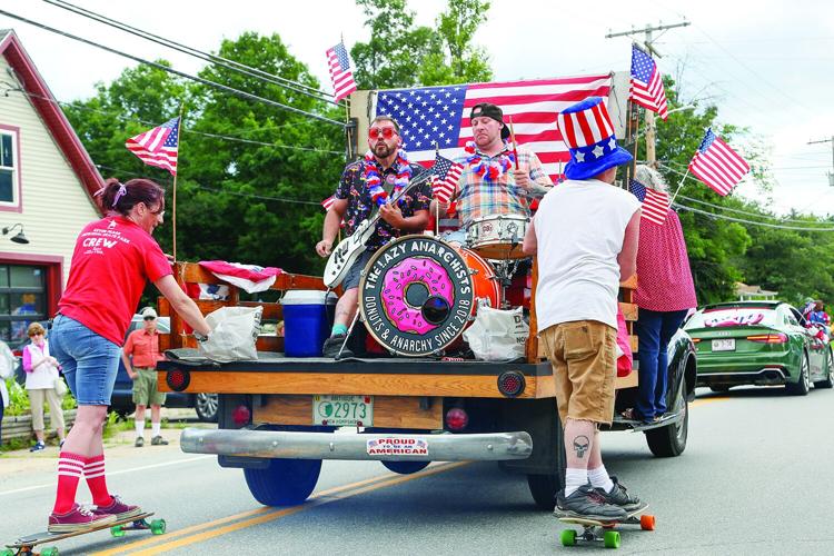 07-04-25 Fourth Parade bartlett skateboarders 2