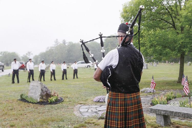 05-27-24 Mem Day Conway bagpipes behind
