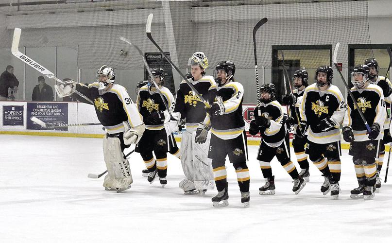 KHS Hockey - team salutes fans
