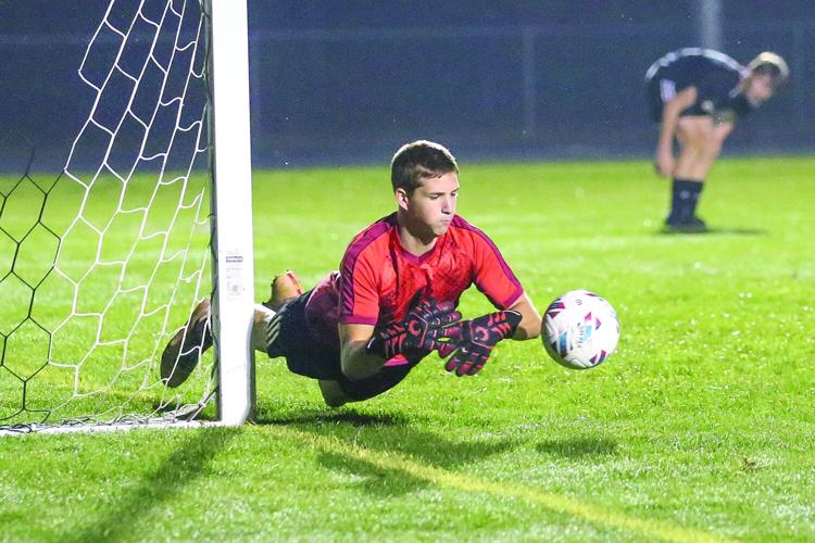 09-23-25 KHS-Berlin BSOC goalie dive