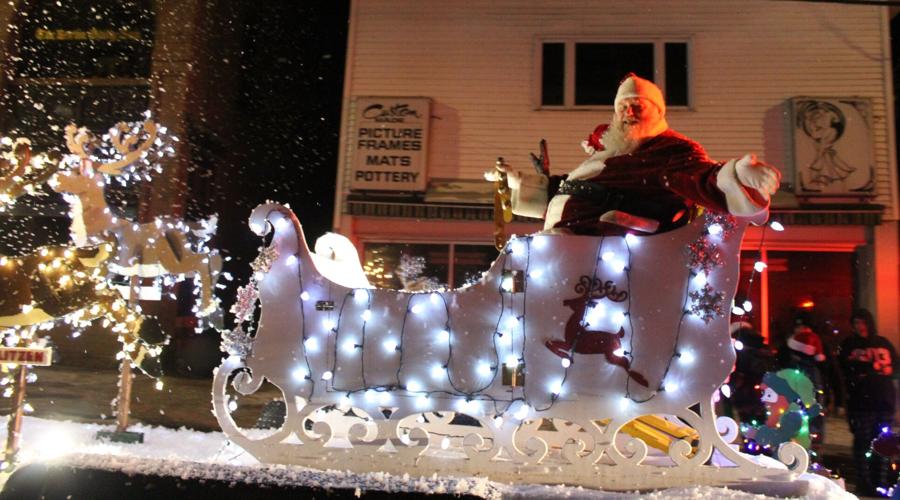 Santa and Mrs. Claus land in Berlin