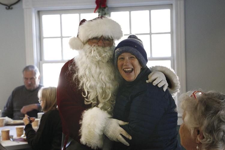 12-20-22 Santa at Gibson hug