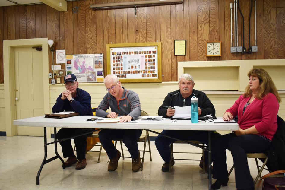 Freedom selectmen remove Hatch from boards