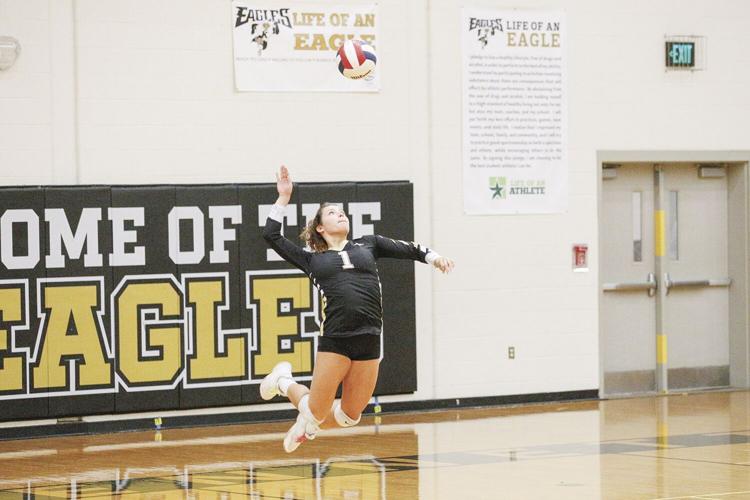 09-29-22 KHS VB knapp serve