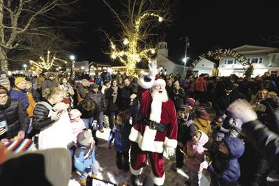 11-26-18 Santa in North Conway 1