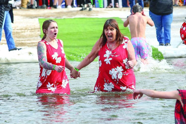 02-14-26 Harvest Hills Freezing pair holding hands
