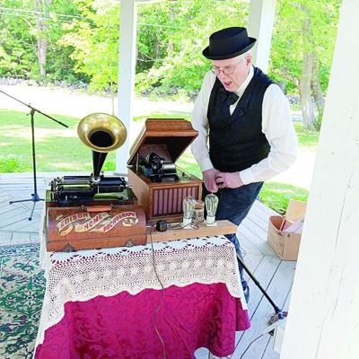 CL jon hively as thomas edison.tif