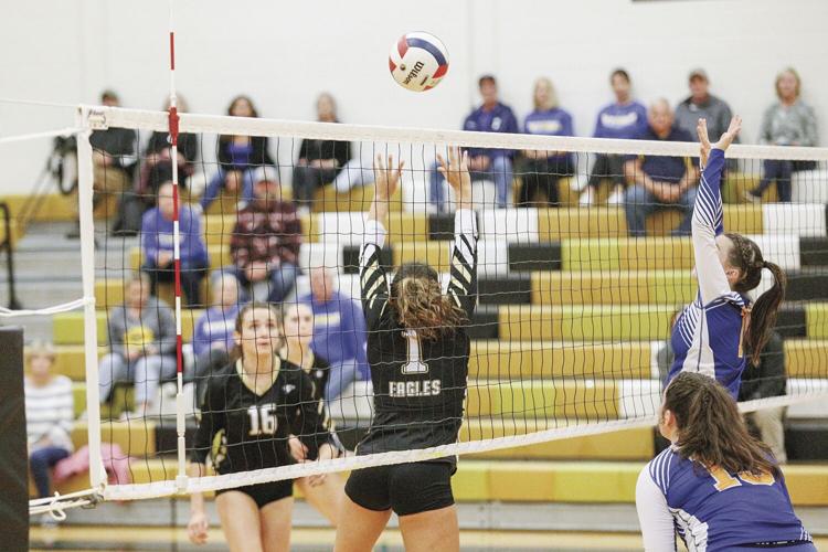 09-29-22 KHS VB knapp set behind