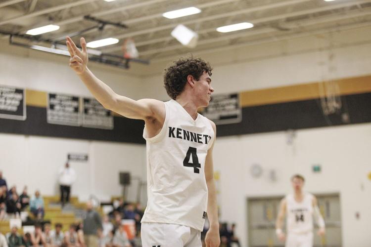 01-07-25 KHS MBB bailey celebrating three-pointer