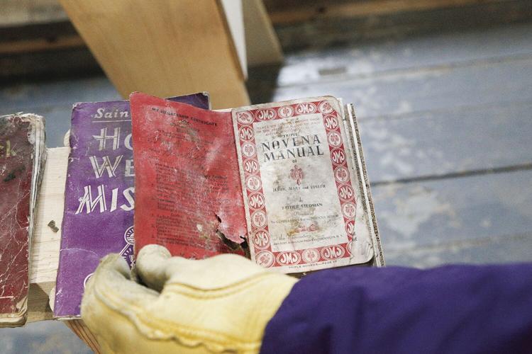 01-16-23 Bartlett Historical old books opening