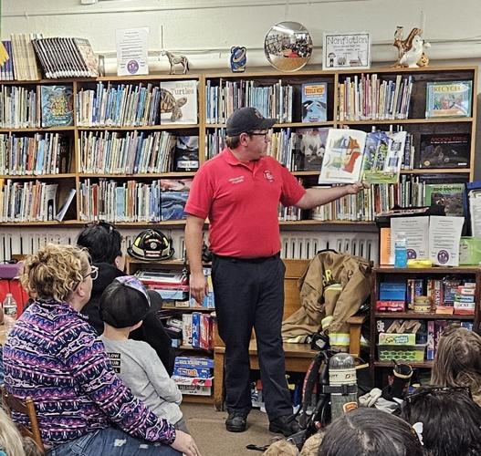 Palmieri reading to the kids