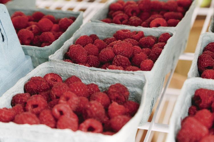 07-15-24 Westons Stand raspberries tight