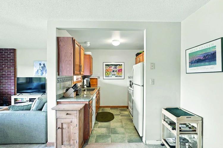 41 Attitash Woods Road kitchen.jpg