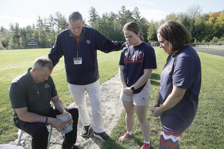 09-29-21 Petrocelli at KHS praying before