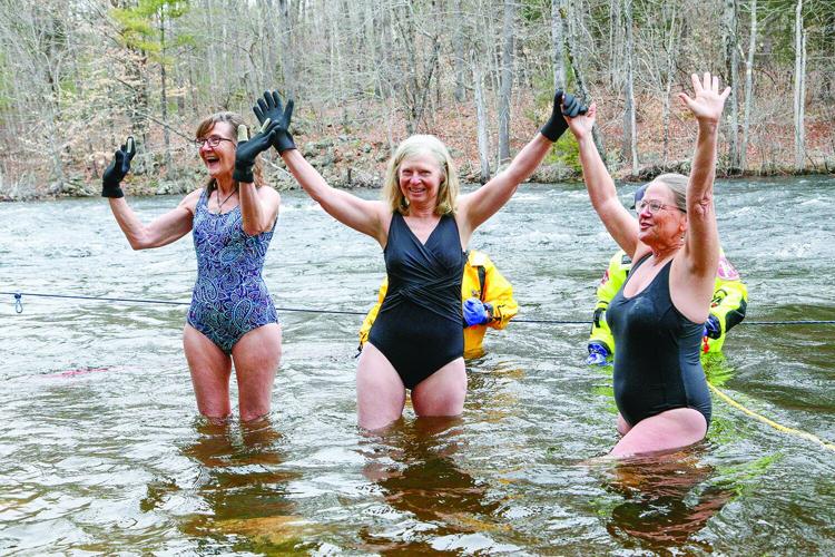 04-11-25 GMCG Polar Plunge arms up otters