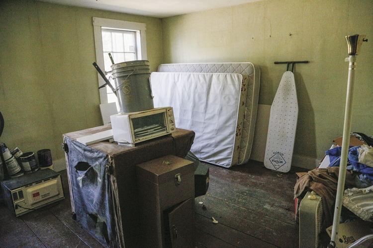 07-26-22 Bluebird Project Tour room og walls