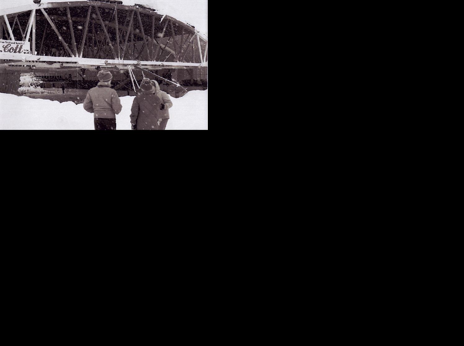 Ice arena collapse-2.jpg