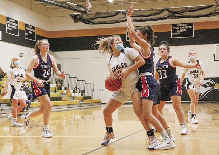 01-12-22 KHS WBB looking for shot