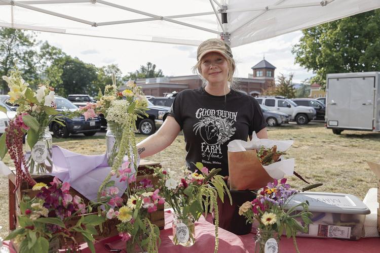 06-29-21 Farmer's Market Flowers horizontal