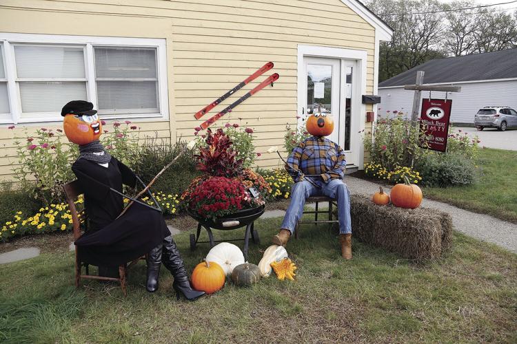 10-05-21 Pumpkins black bear widest