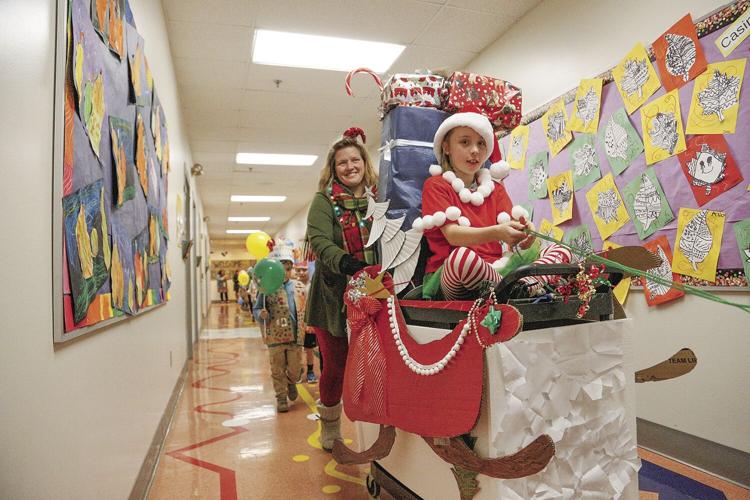 11-26-24 Lakeside Parade santa float