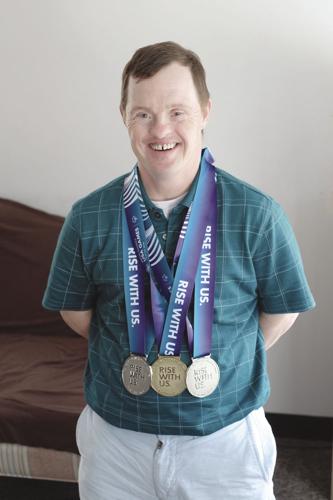 Three medals for Kelley Jon