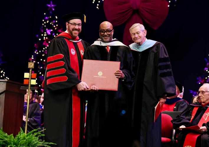 FLORIDA SOUTHERN COLLEGE HOLDS DECEMBER COMMENCEMENT FOR 160 GRADUATES