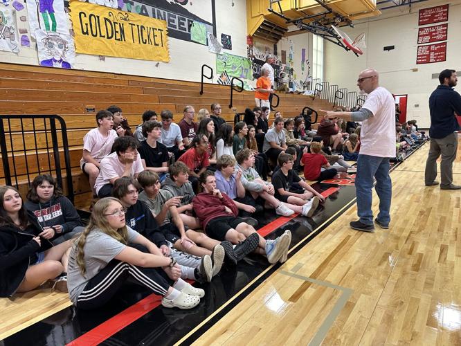 7th and 8th-graders at the Sept. 27 Homecoming Pep Rally
