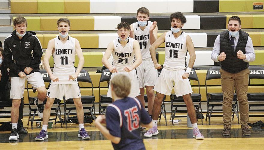01-26-22 KHS MBB team cheering