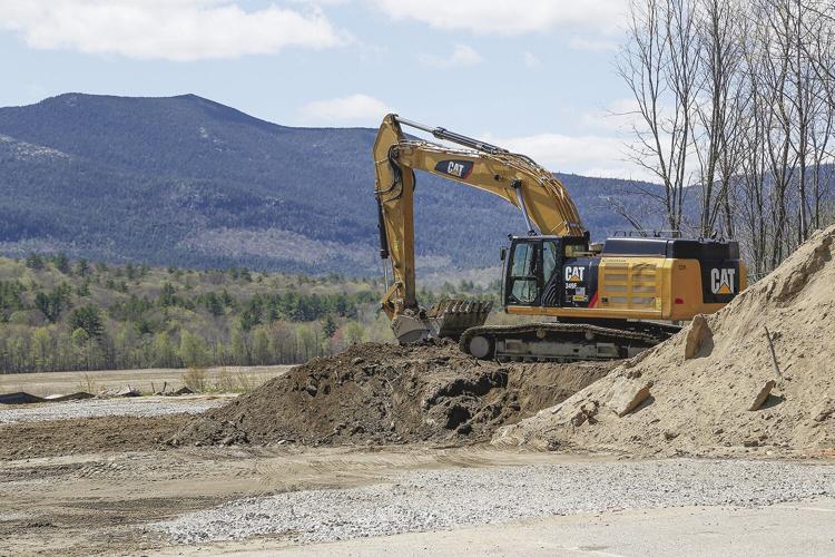 05-06-21 Construction behind Via Roma excavator tight