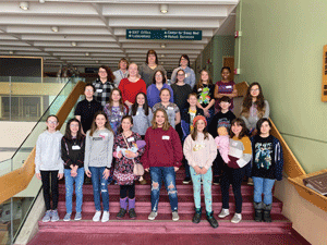 Twenty young people are prepared for babysitting