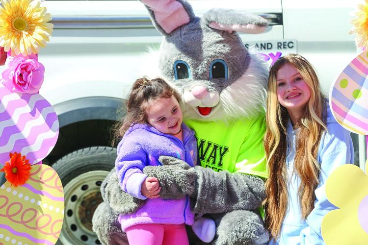 04-04-26 Conway Rec Egg Hunt hug