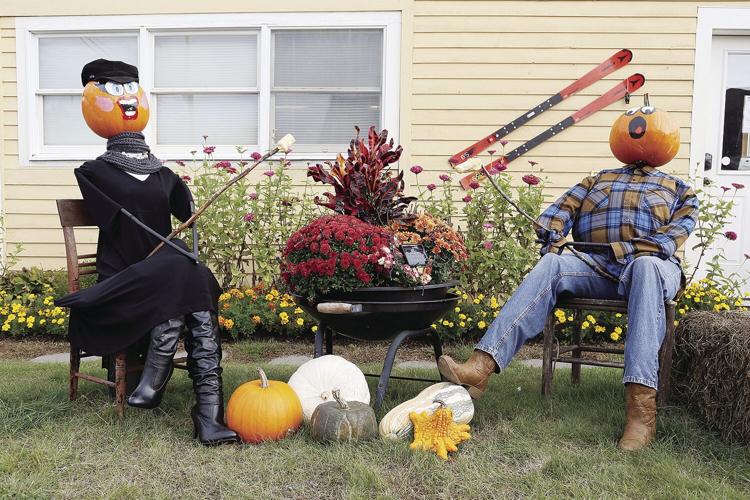 10-05-21 Pumpkins black bear wide