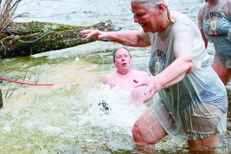 04-11-25 GMCG Polar Plunge splashing