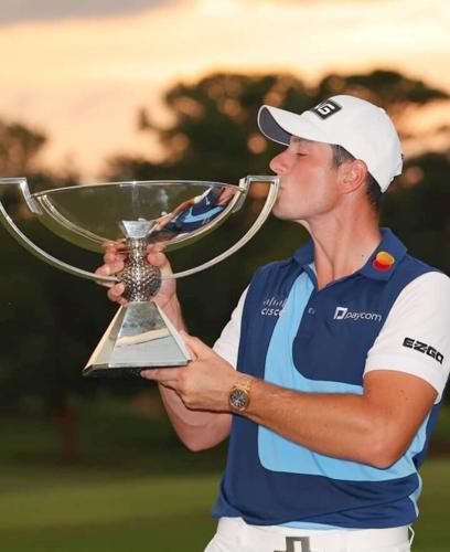 The Golf Column - FedEx Cup - Viktor Hovland with trophy