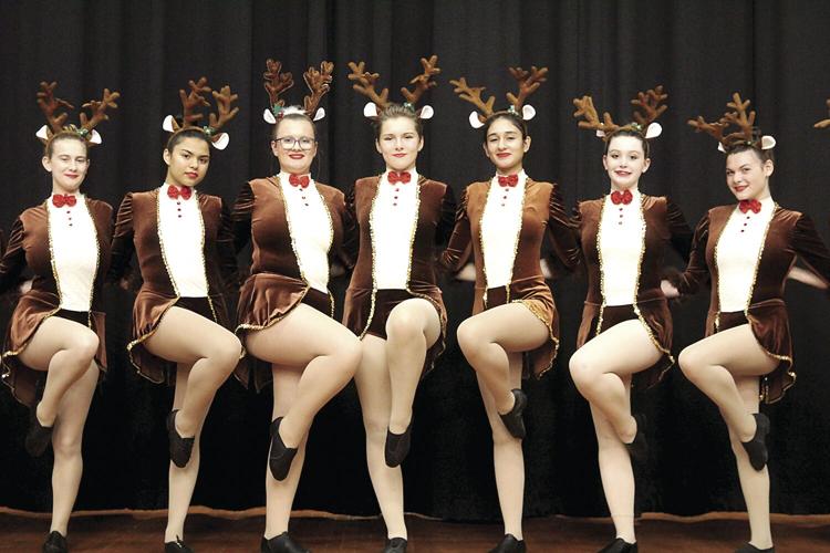 Kennett High Holiday Show - Reindeer group
