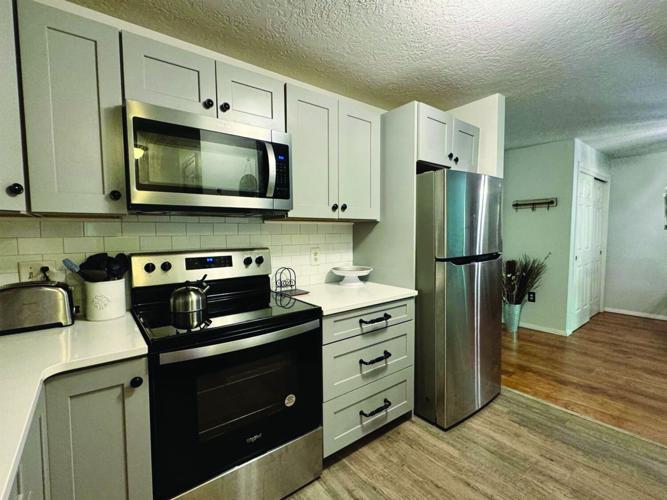 19 Saco Woods kitchen.jpg